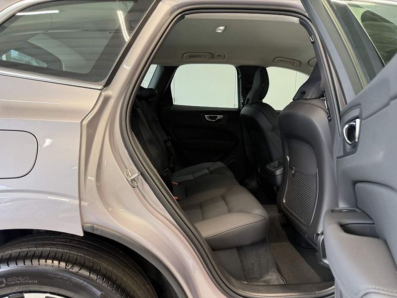 Volvo XC60 (2026) B5 2.0L 250+14 HP AT8 FWD PLUS - fotka 22 z 26