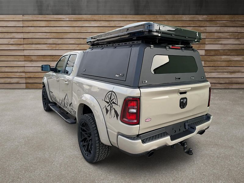 Dodge RAM (2022) +TRAVELLER+LOOK26+HEMI+ - fotka 8 z 24
