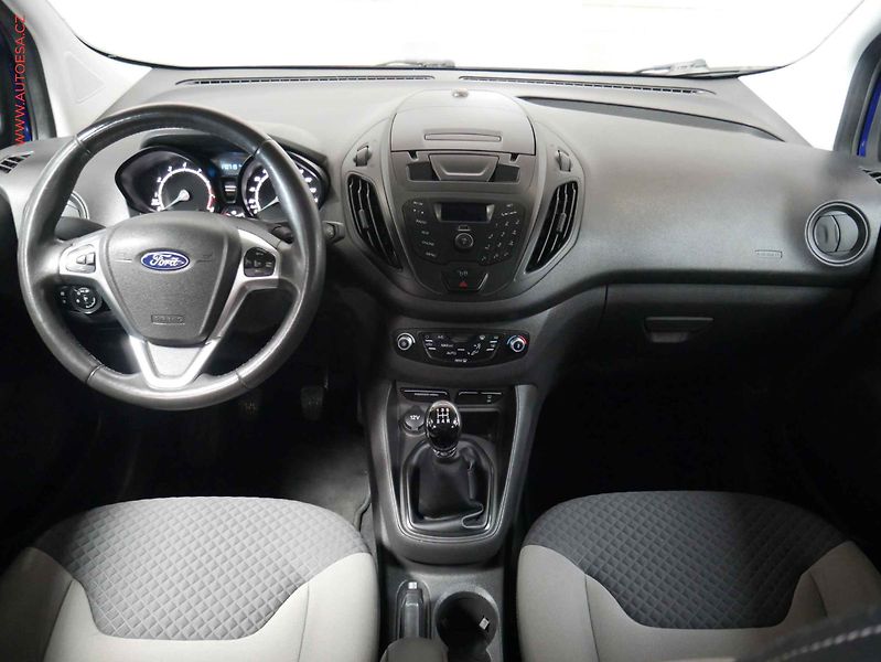 Ford Tourneo Courier (2017) 1.0EB, ČR, AC, TZ - fotka 8 z 17