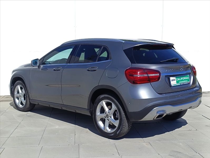 Mercedes-Benz GLA 2,2 200d Kamera Navi Kůže LED - fotka 11 z 38