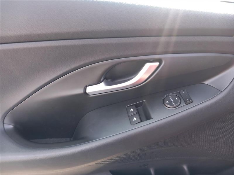 Hyundai i30 1,0 T-GDI MT START PLUS - fotka 14 z 19