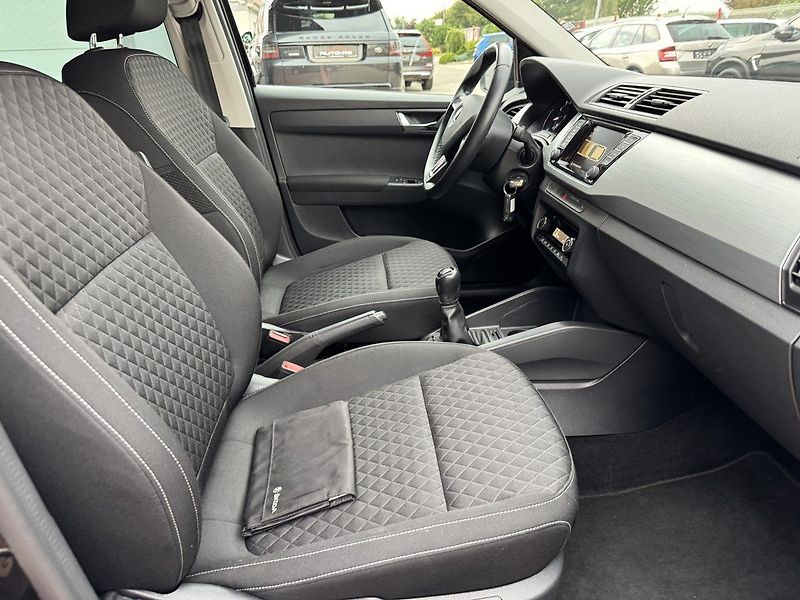 Škoda Fabia (2017) 1.2TSi Style Navi Digi Klima - fotka 17 z 49