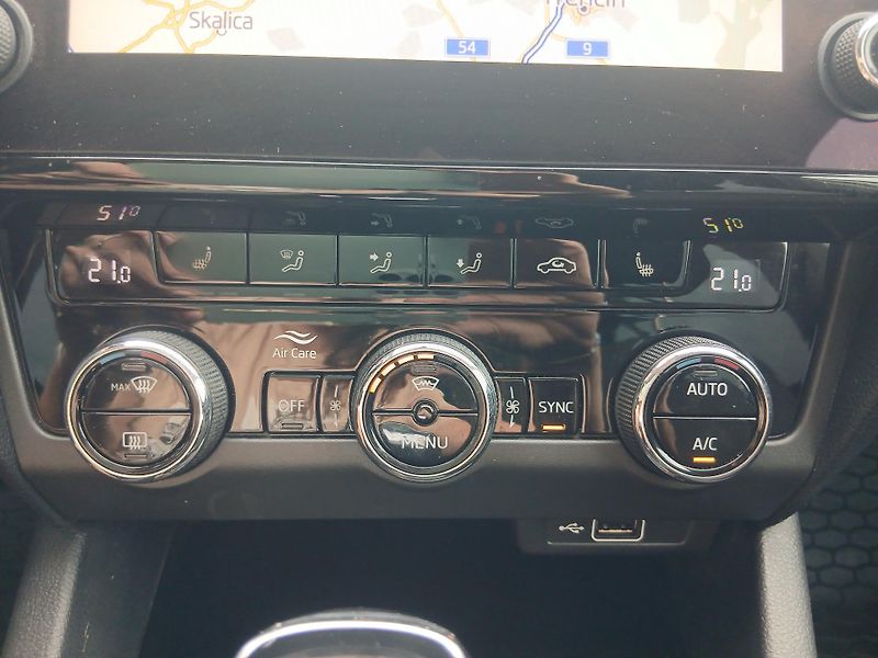 Škoda Octavia 2.0 TDi SCOUT 1.MAJ ČR - fotka 24 z 38
