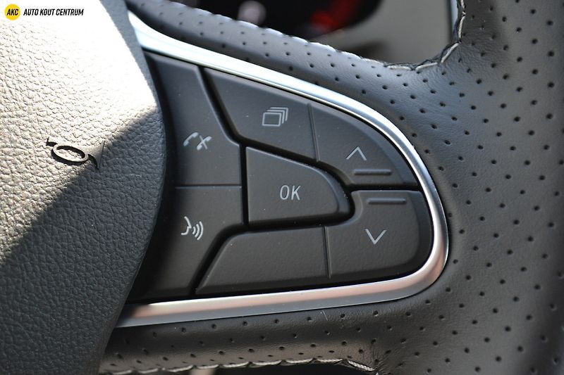 Renault Mégane R.S. TROPHY 1.8TCE 300 EDC - fotka 38 z 54