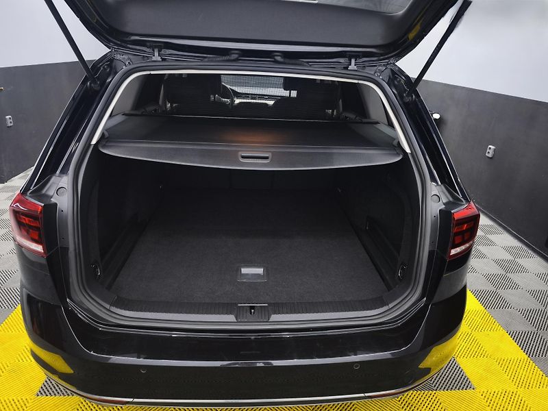 Volkswagen Passat Variant (2022) 2.0TDI 1. Majitel, DSG - fotka 23 z 35