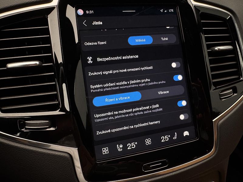 Volvo XC90 T8 AWD RECHARGE DARK PLUS CZ  - fotka 46 z 51