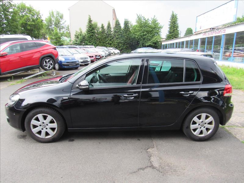 Volkswagen Golf 1,2 TSI 63kW Trendline - fotka 7 z 33