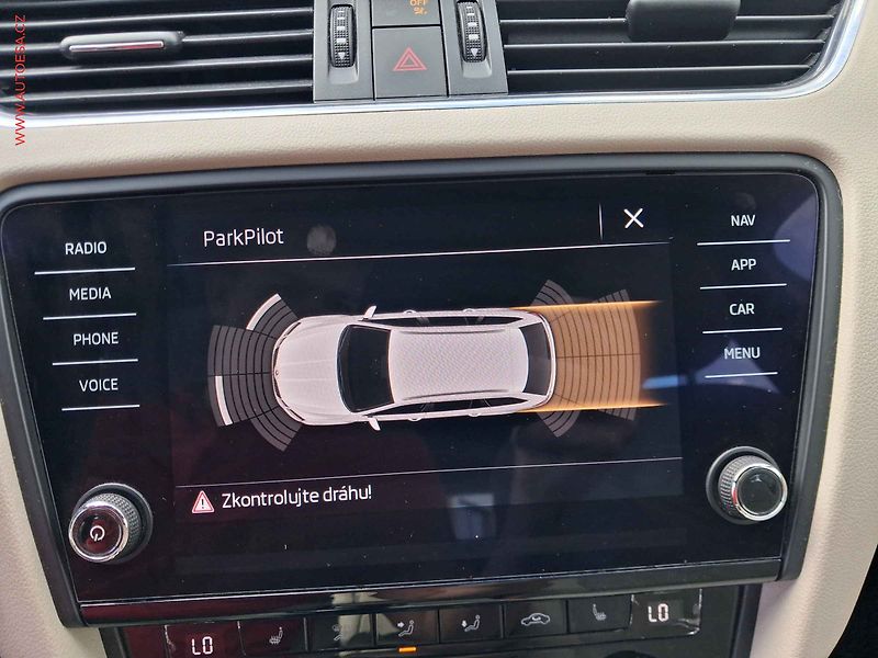 Škoda Octavia (2020) 2.0 TDi, ČR, Style, LED, navi - fotka 17 z 19