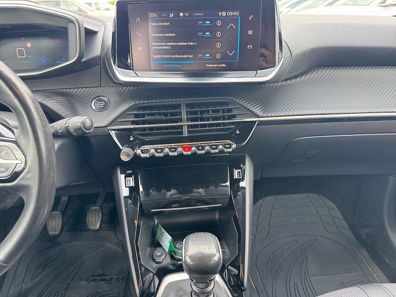 Peugeot 208 (2020) ALLURE 1.2 74kW CZ DPH  - fotka 10 z 11