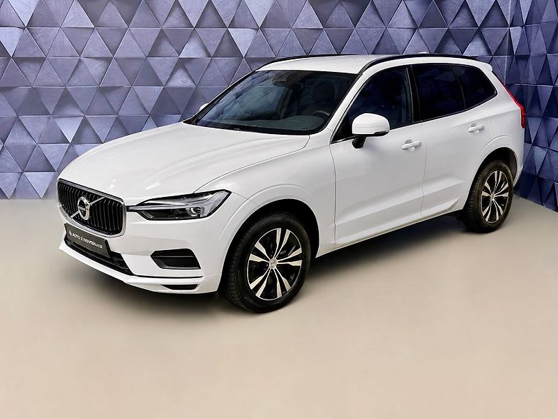Volvo XC60 B4 AWD MOMENTUM, KAMERA, ACC, - fotografie inzerátu