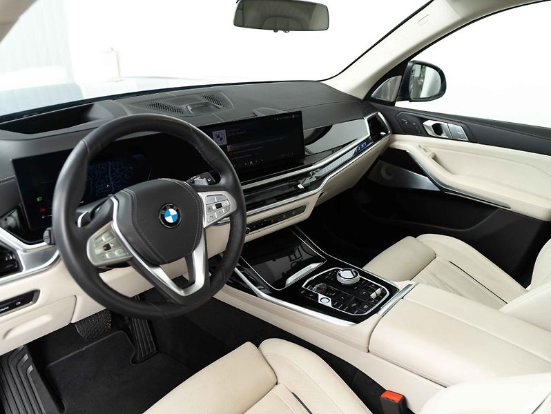 BMW X7 xDrive40d - fotka 5 z 7