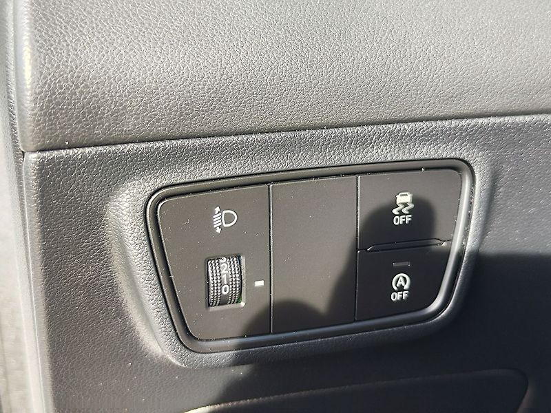 Hyundai Tucson 1.6 CRDI/100kW Smart MHEV - fotka 29 z 31