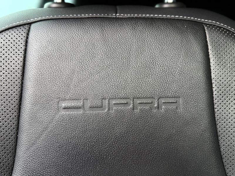Seat Leon 2,0 ST Cupra REZERVACE - fotka 18 z 50
