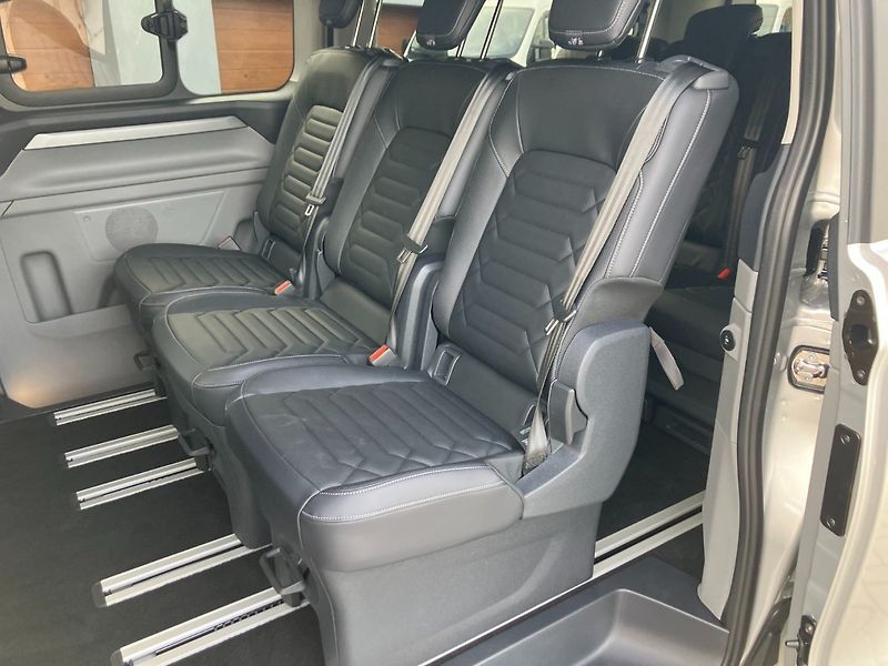 Ford Tourneo Custom (2024) TITANIUM LONG 8-AT AWD - fotka 12 z 24