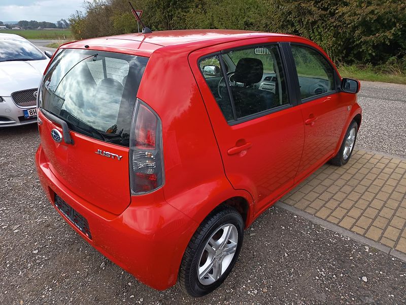 Subaru Justy (2009) 1.0 51kw - fotka 13 z 44