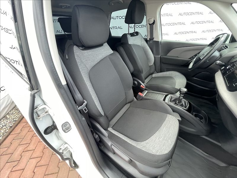 Citroën C4 SpaceTourer 1,2 i,96kW,STK 5/28 - fotka 22 z 24