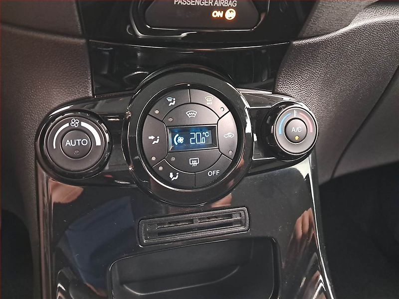 Ford Fiesta (2017) 1.0 EcoBoost, Serv.kniha - fotka 13 z 16