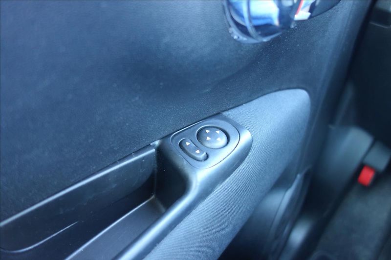 Fiat 500C 1,0 i BSG, SERVIS. KN., NAVI. - fotka 28 z 41