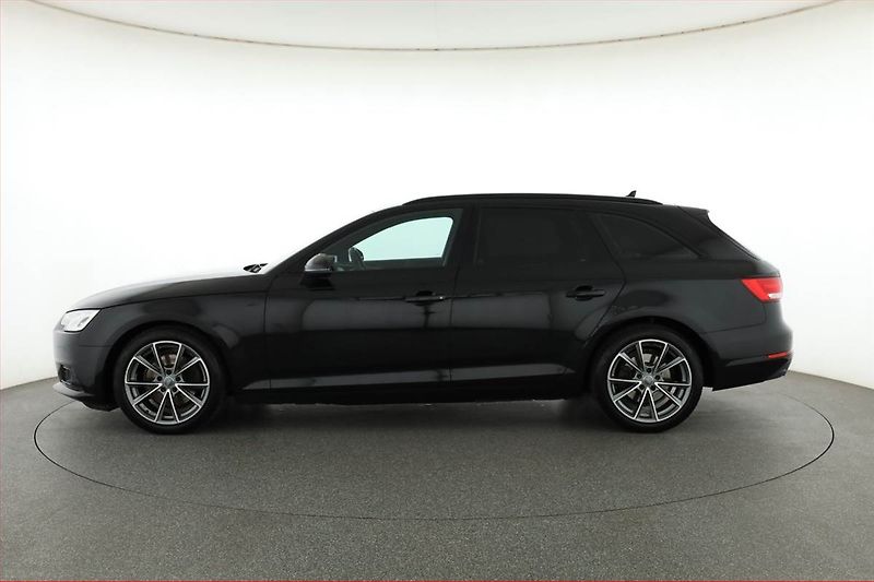 Audi A4 (2016) S-Line 2.0 TDI, Automat - fotka 3 z 19