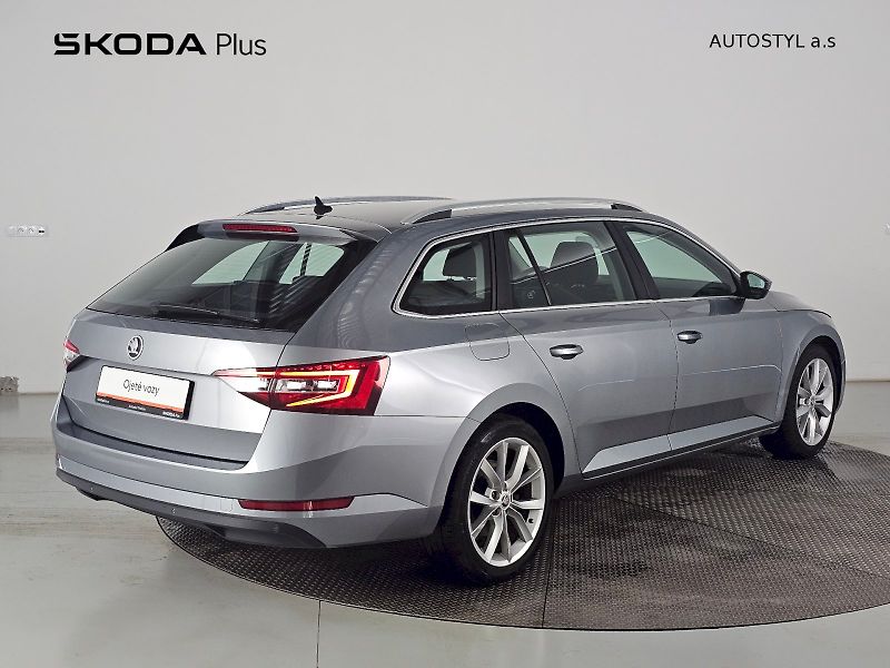 Škoda Superb (2016) 2.0TDi 140kW DSG STYLE PLUS TA - fotka 2 z 27