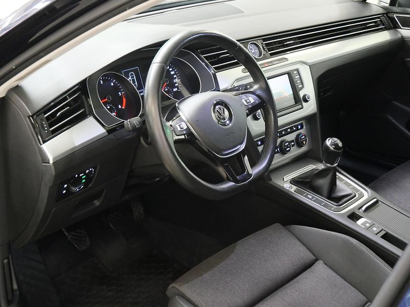 Volkswagen Passat - fotka 5 z 23