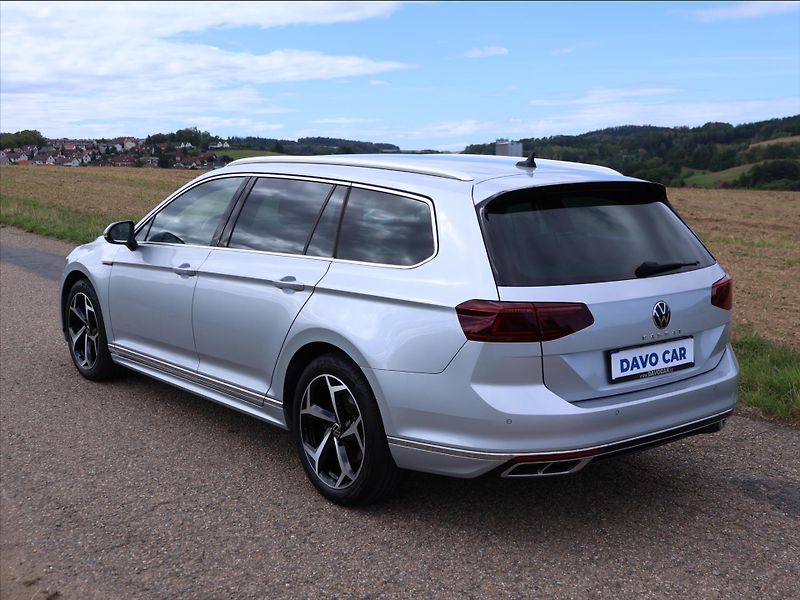 Volkswagen Passat 2,0 TDI DSG R-LINE Matrix - fotka 6 z 32