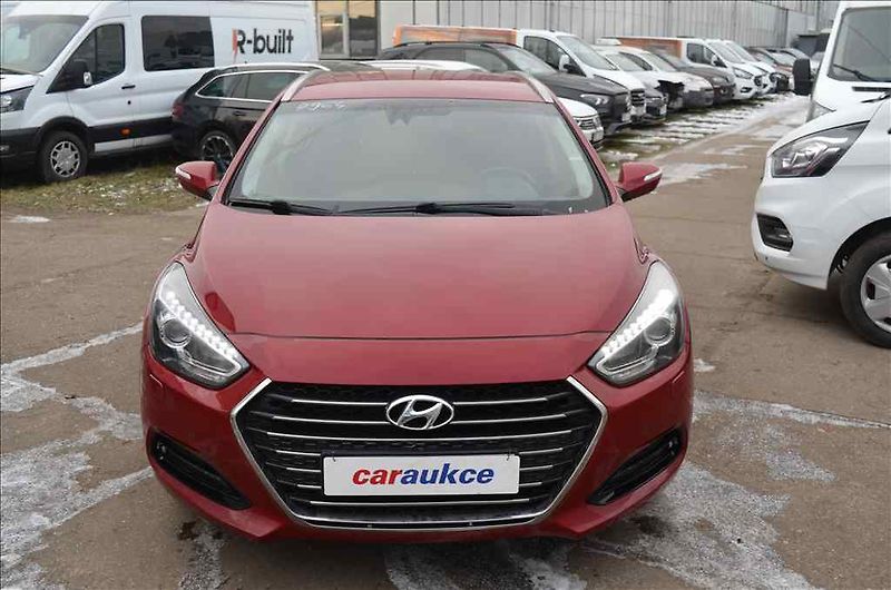 Hyundai i40 (2015) 1,7 CRDI - fotka 2 z 17