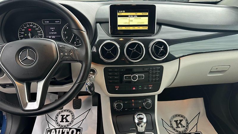 Mercedes-Benz Třídy B (2011) B200i 115kW *ALU*Kůže*PDC* - fotka 15 z 22