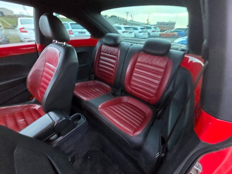 Volkswagen Beetle (2012) 1.6 TDi 2012 - fotka 10 z 17