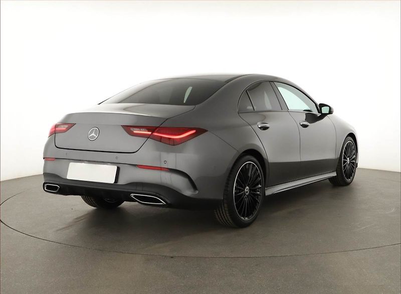 Mercedes-Benz CLA (2025) 180 d, AMG Line - fotka 5 z 24