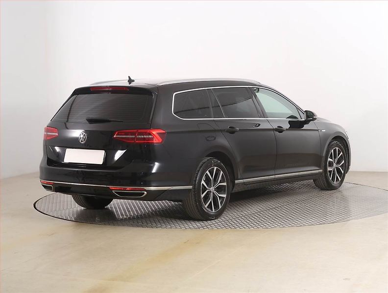 Volkswagen Passat (2016) Highline 2.0 TDI 4Motion, 4X4 - fotka 5 z 20