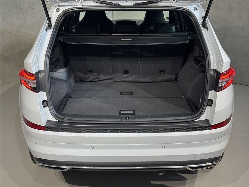 Škoda Kodiaq 2,0 TDi  DSG Sportline Virtual - fotka 13 z 50
