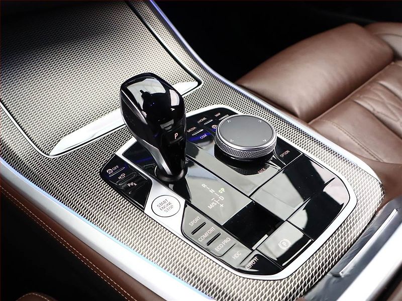 BMW X5 (2021) xDrive40i - fotka 11 z 24