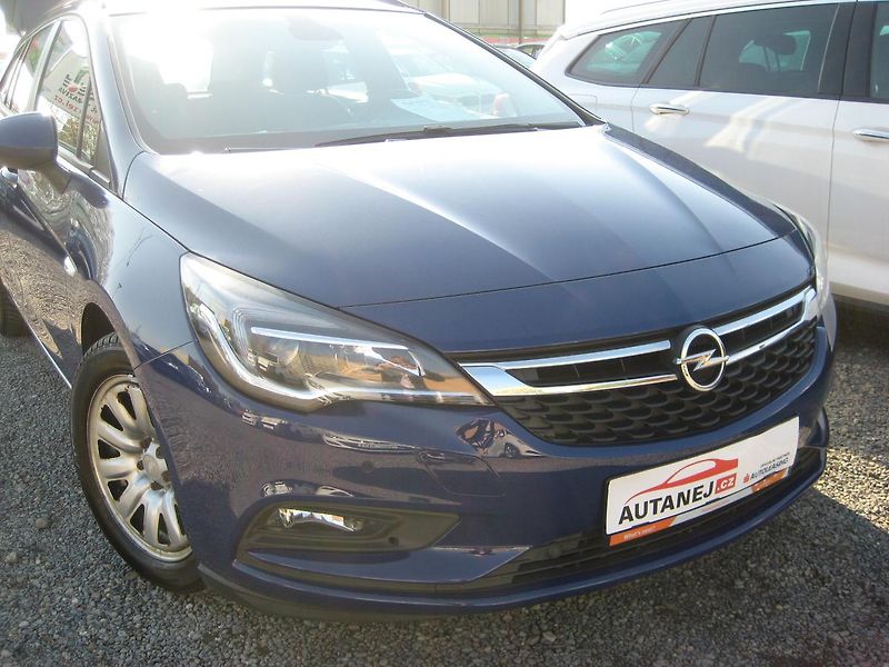 Opel Astra 1.6 CDTi ENJOY + ALU DPH ČR!!! - fotka 2 z 35