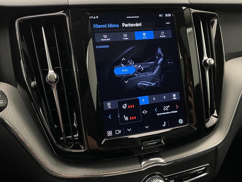 Volvo XC60 T8 AWD DARK PLUS REZERVACE - fotka 45 z 46