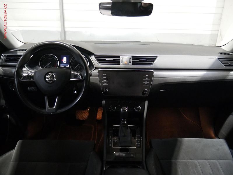 Škoda Superb (2018) 2.0TDi 4x4, ČR, Style, DSG - fotka 8 z 23