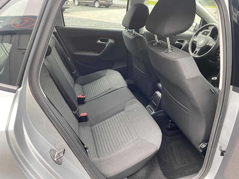 Volkswagen Polo 1.4 MPI 63kW - 1xMAJ.- PDC - fotka 31 z 37