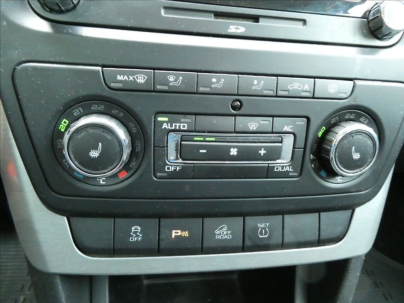 Škoda Yeti 1,8 TSI 118 kW Experience 4x4 - fotka 27 z 49