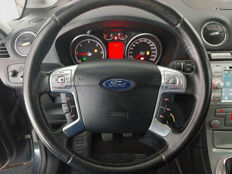 Ford Galaxy (2006) Ghia 2.0 TDCi, 7 míst - fotka 17 z 20