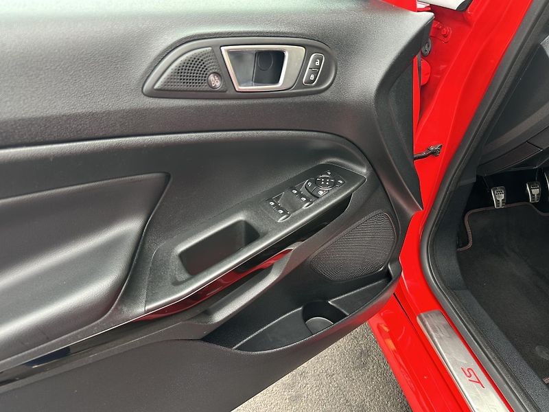 Ford EcoSport (2018) 1.0/92kW * ST-Line * Xenon - fotka 5 z 41