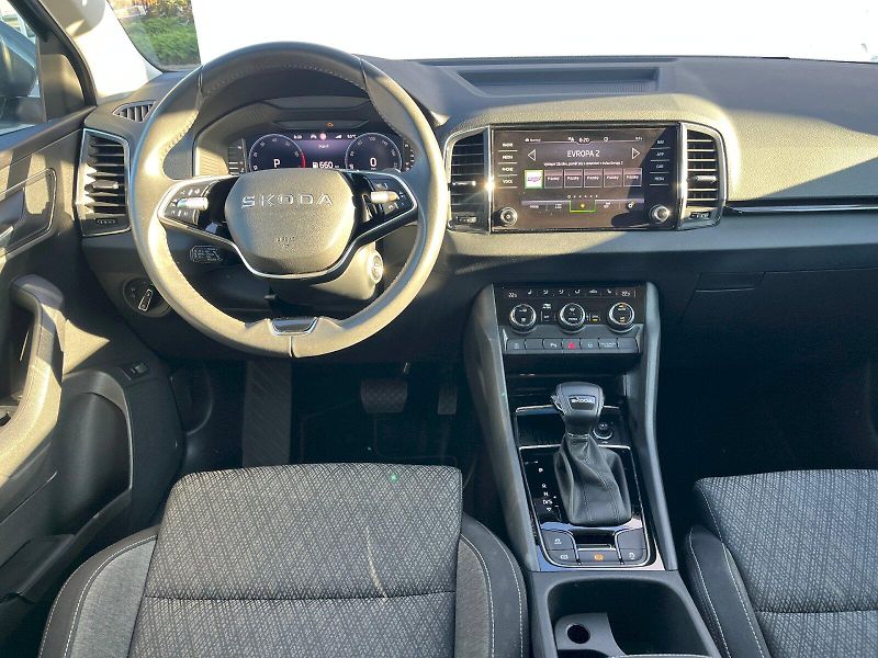 Škoda Karoq (2025) Top Selection 1,5TSI 110kW 7.s - fotka 5 z 33