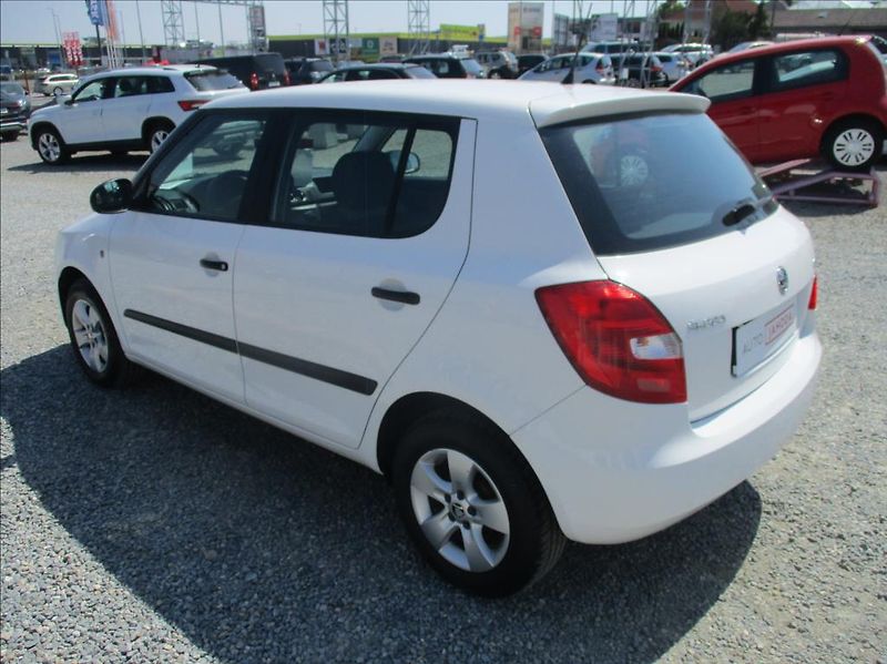Škoda Fabia 1,2 TSi, klimatizace,serviska, - fotka 7 z 39