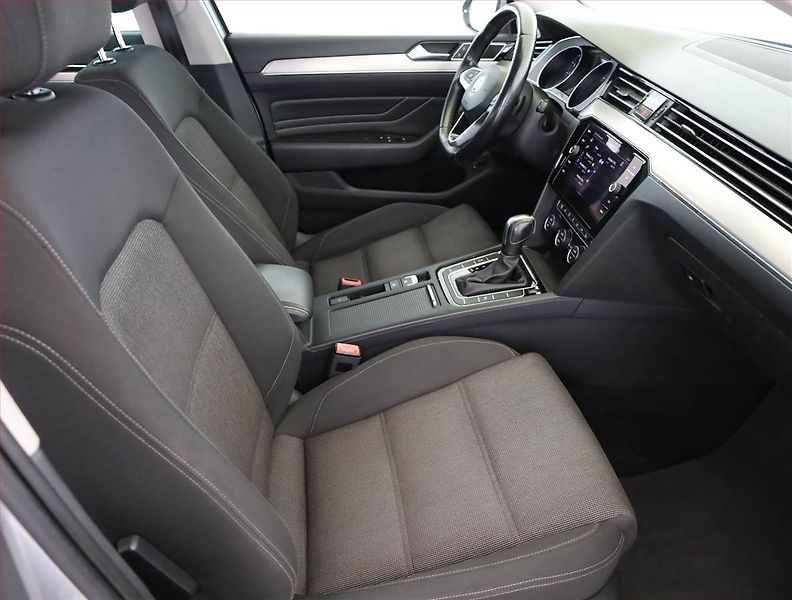 Volkswagen Passat (2019) Comfortline 1.5 TSI, Automat - fotka 7 z 17