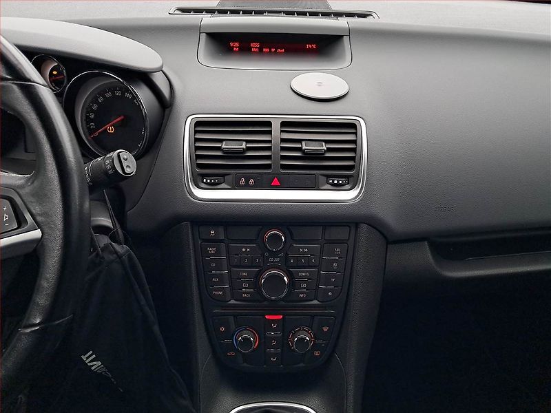 Opel Meriva (2014) Cosmo 1.4 Turbo, ČR,1.maj - fotka 12 z 16