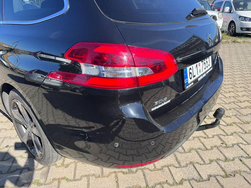 Peugeot 308 (2016) 1,2 PURET. ALLURE 96KW AUTOMAT - fotka 12 z 48
