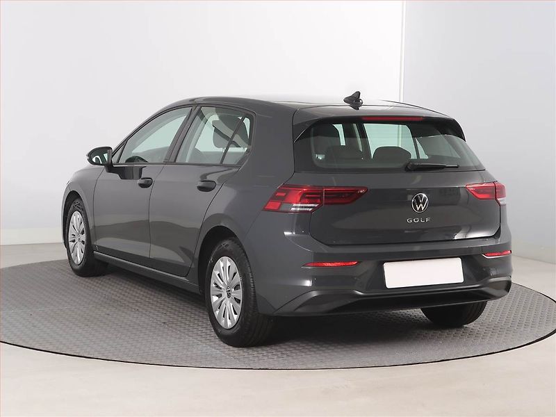 Volkswagen Golf (2020) Life 1.0 TSI, Serv.kniha - fotka 4 z 12