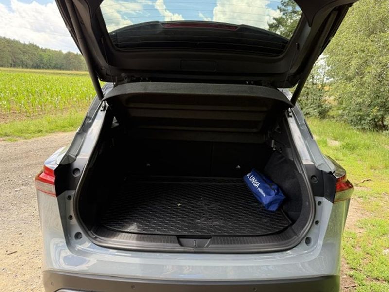 Nissan Qashqai 1.3 DIG-T 116kw Automat - fotka 40 z 43