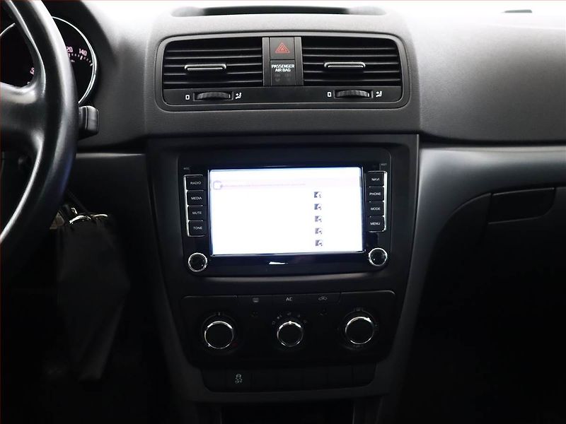 Škoda Yeti (2012) 1.2 TSI, Serv.kniha - fotka 9 z 10