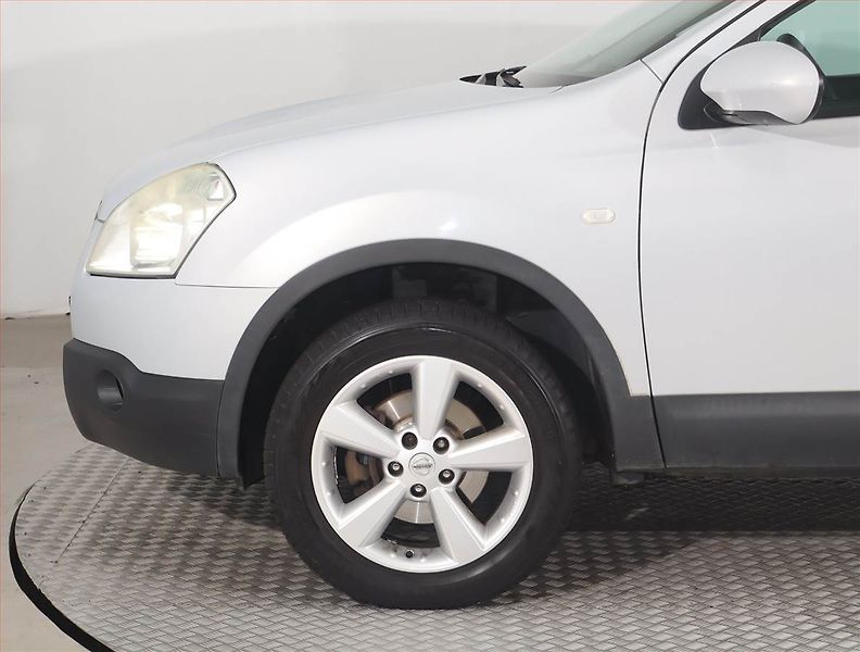 Nissan Qashqai (2009) 2.0 dCi, 4X4, Tempomat - fotka 14 z 14