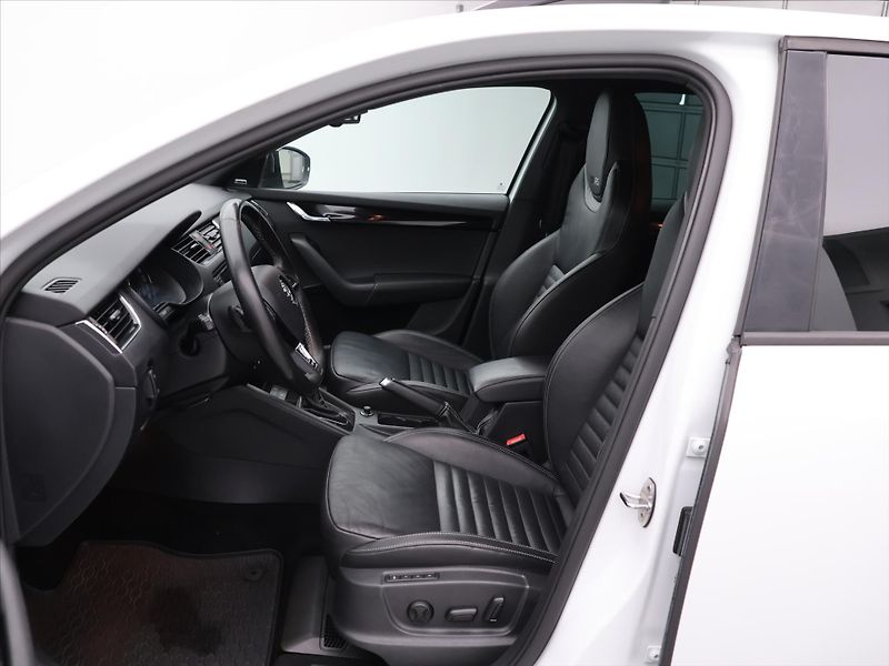 Škoda Octavia RS 2,0 TSI 169kW DSG 1.Maj. - fotka 12 z 31